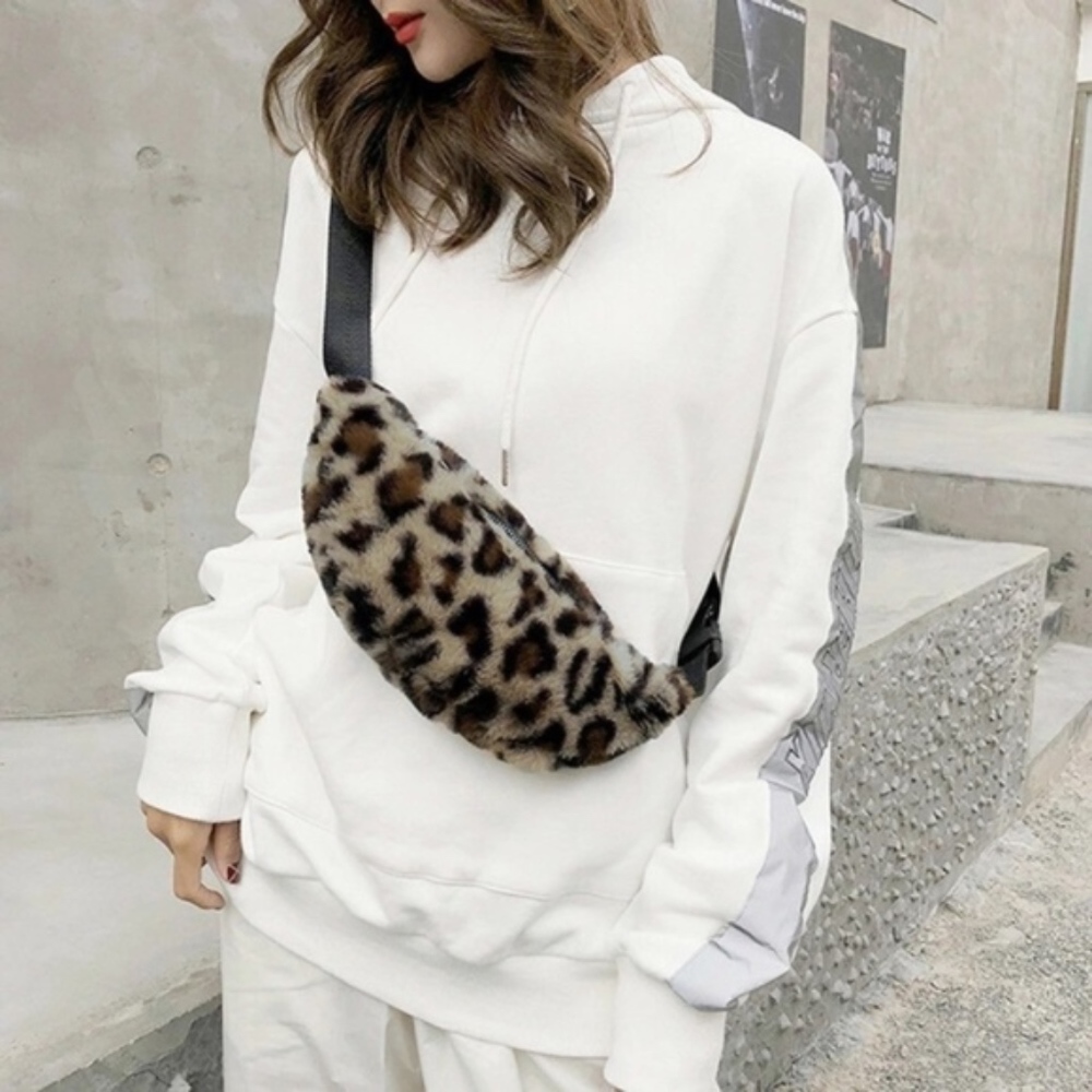 New Leopard faux fur winter fanny pack - Picture 1 of 7